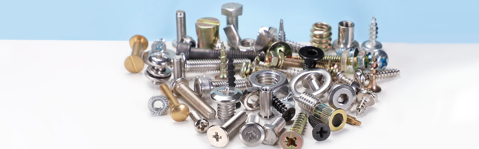 Quality Carbon steel screws factory